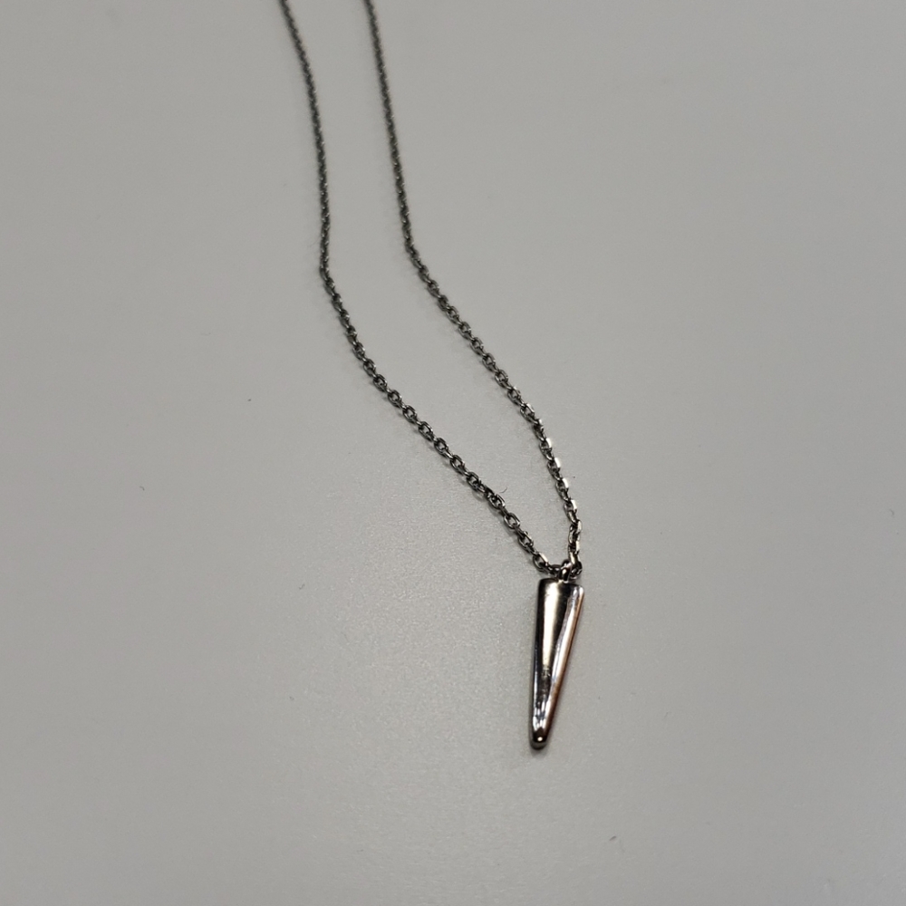 Silver triangle / spike necklace
